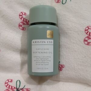 Kristin Ess Softening Oil - Subtle Green